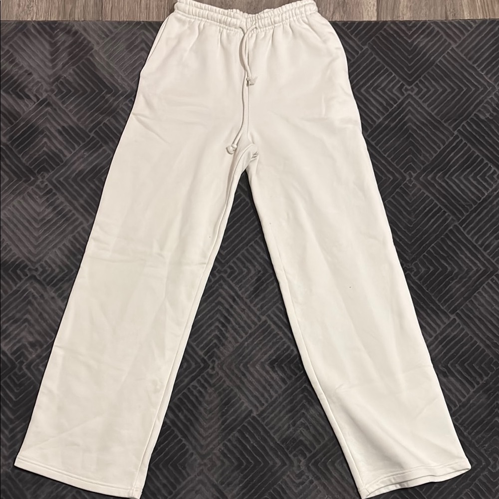 Zara White Wide Legged Sweat Pants